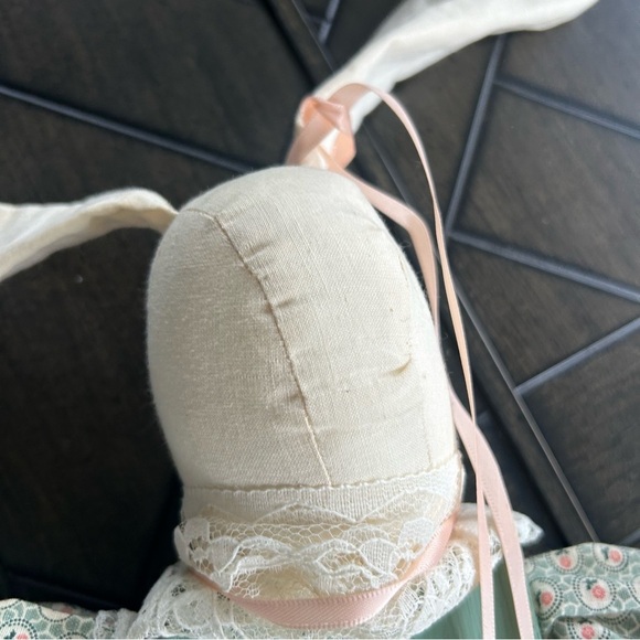 Vintage RARE HandMade Cloth floppy eared bunny, folk art, lace detail - Picture 10 of 12